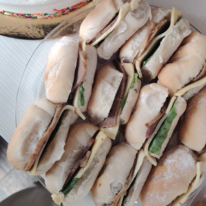 Sandwichitos de Lomo con Queso Havarti