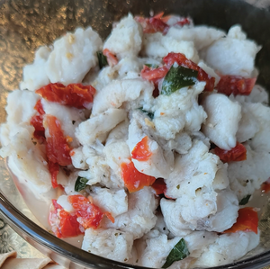 Corvina con Tomates Secos y Albahaca