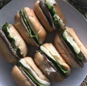 Sandwichitos de Lomo con Queso Havarti